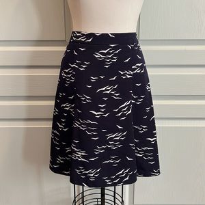 Banana Republic navy blue & white bird print skirt size 6 small nautical midi